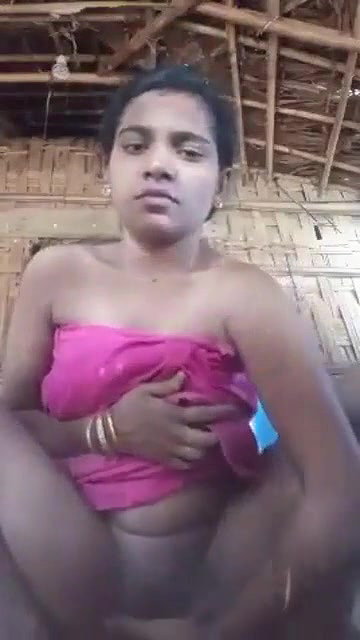 Village bhabhi fingering outdoor