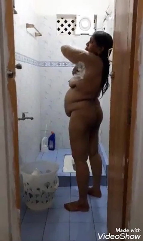 Tamil Wife Bathing Video Record By Hubby