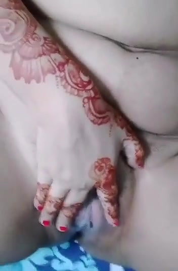 Desi Village Bhabhbi ji with HUgeeee Boobs n Cute pussy