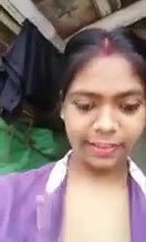 Desi Village Married girl with huge hanging boobs showing outdoor