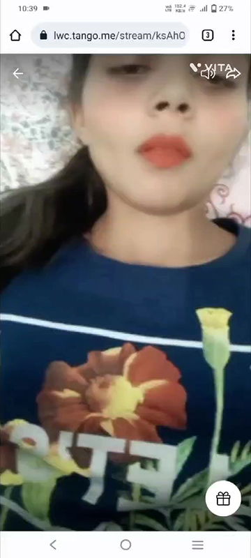 Sexy girl comes out to gf