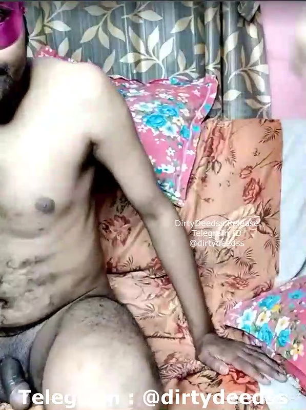 Sexy Desi Indian Bhabhi Gets Foot Massage