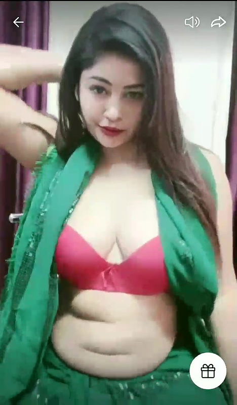 Sexy desi hot girl 21 bhabhi enjoys doing dirty work while going for outdoor trip in car with a stranger