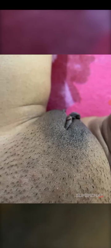 Sexy Bhabhi took off her bra, pressed her big boobs and caressed her nipples