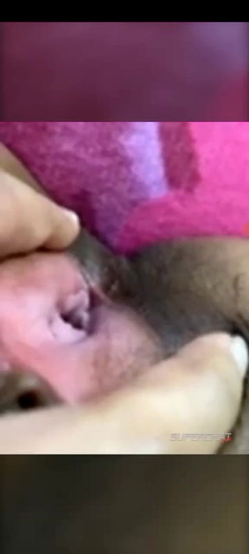 Sexy Bhabhi took off her bra, pressed her big boobs and caressed her nipples