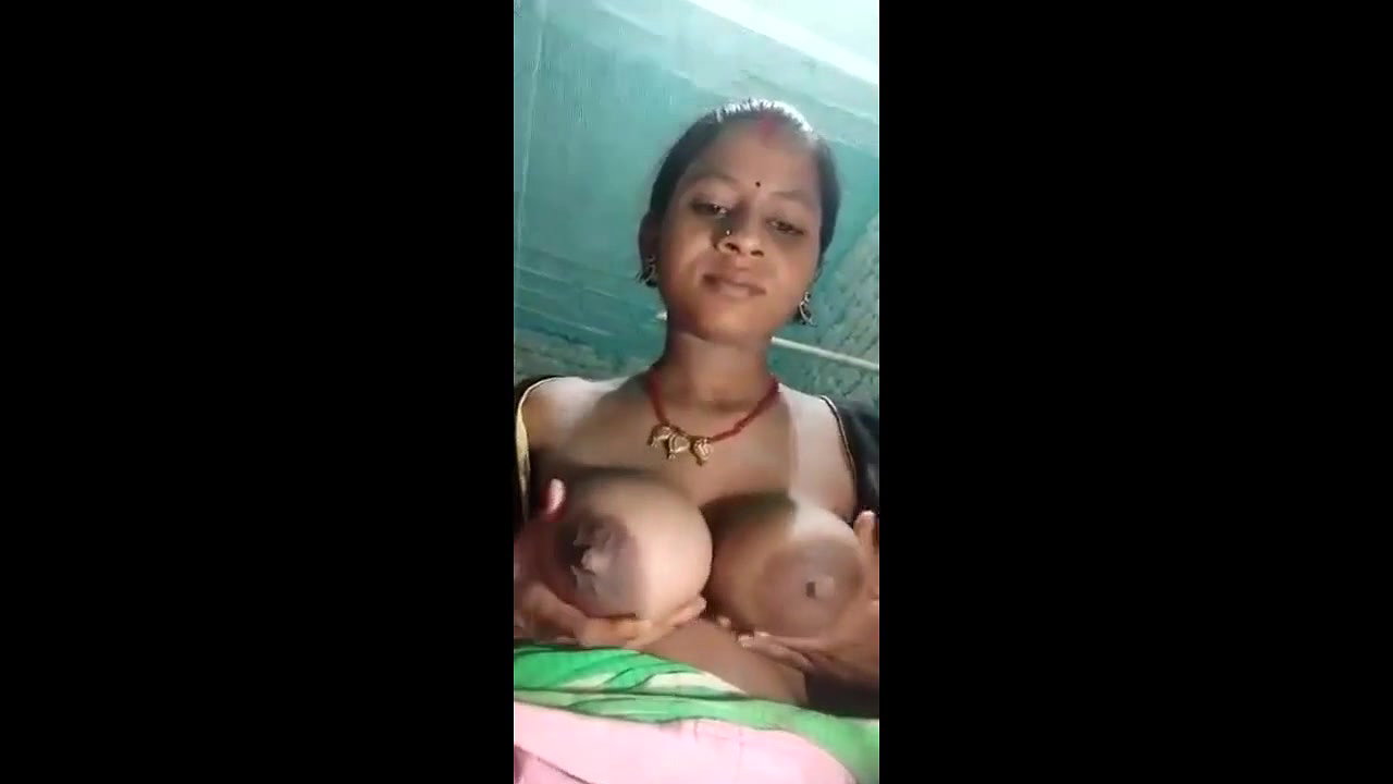 cutee bhabhi showing as promissed to devr