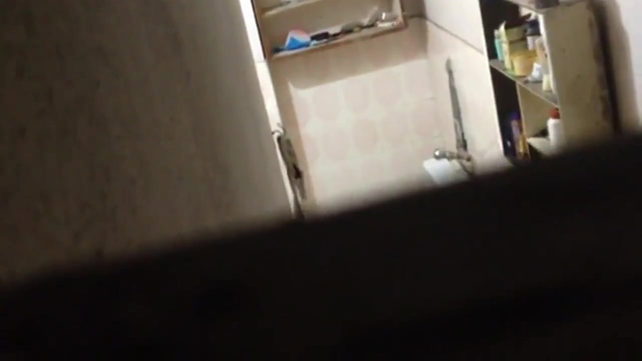 desi aunt bathing hidden cam
