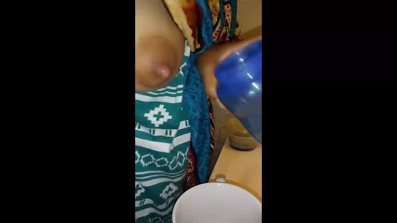 doodhwali indian bhabhi 1