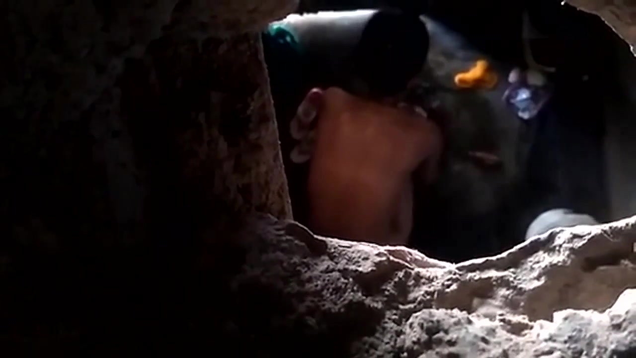 filming sexy padoson in shower