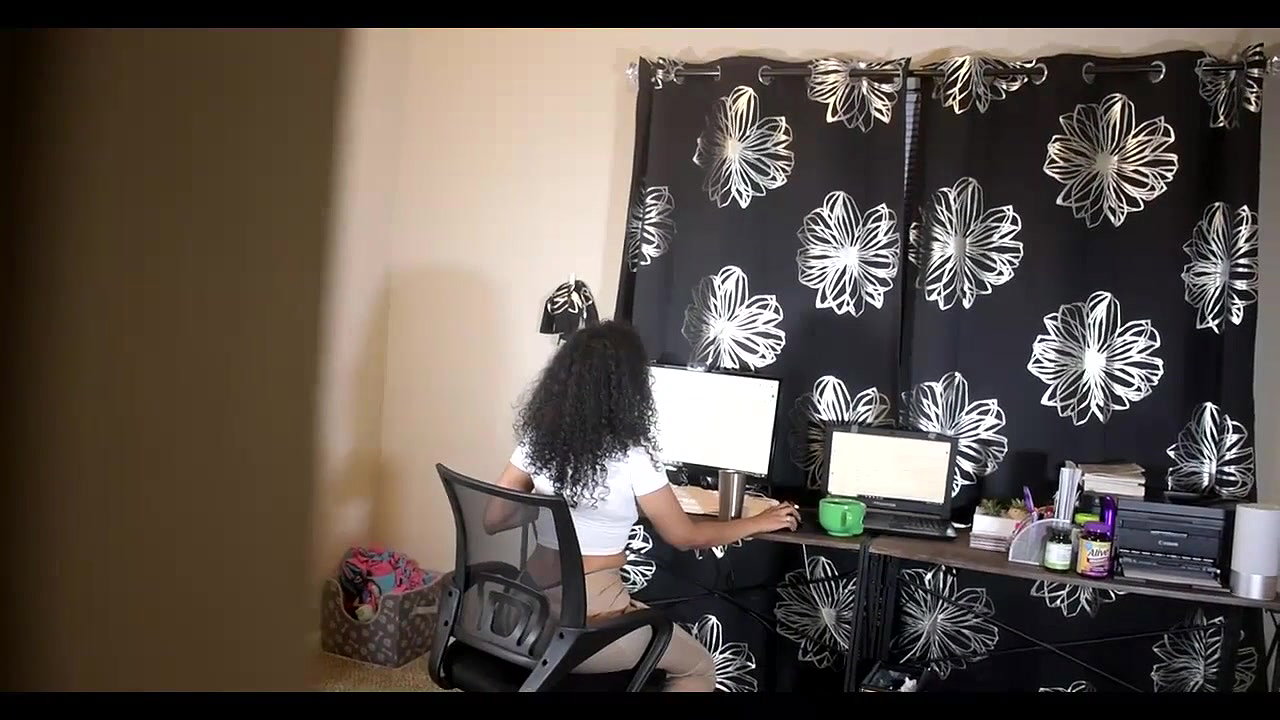 horny lily who cum on my chair