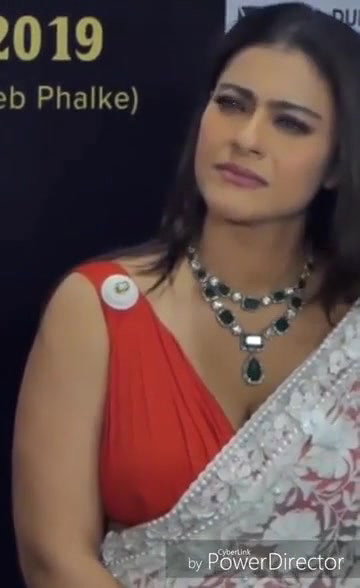 KKajols big boobs n Nipple Impression clearly Visible