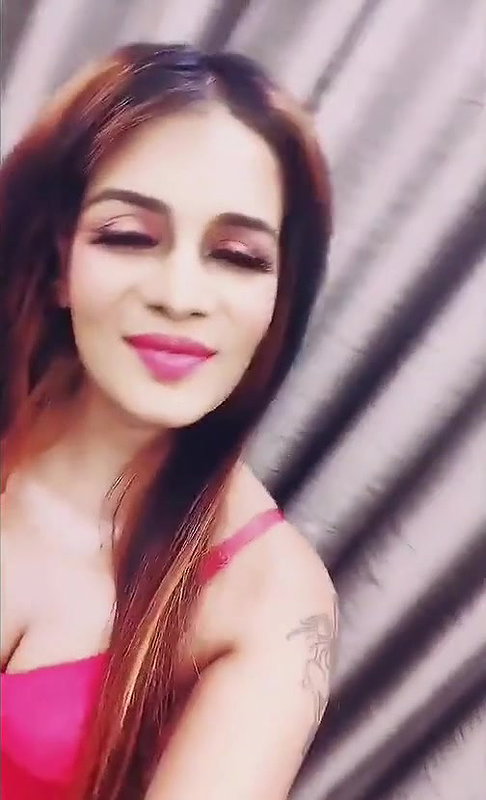 Meeera didi Showing her in new miniskirt