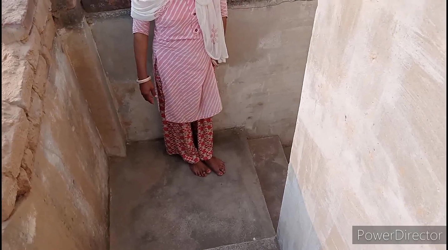 Young stepson stripped and fucked his stepmom rough in her asshole and made video