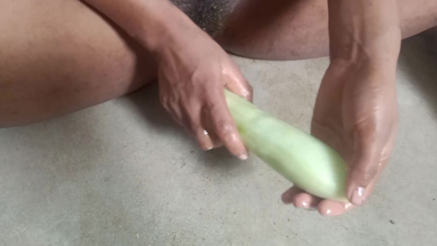 Whole CUCUMBER in My DARK pussy  Taking A Huge Cucumber in my pussy  Fucking with cucumber  Painful sex video