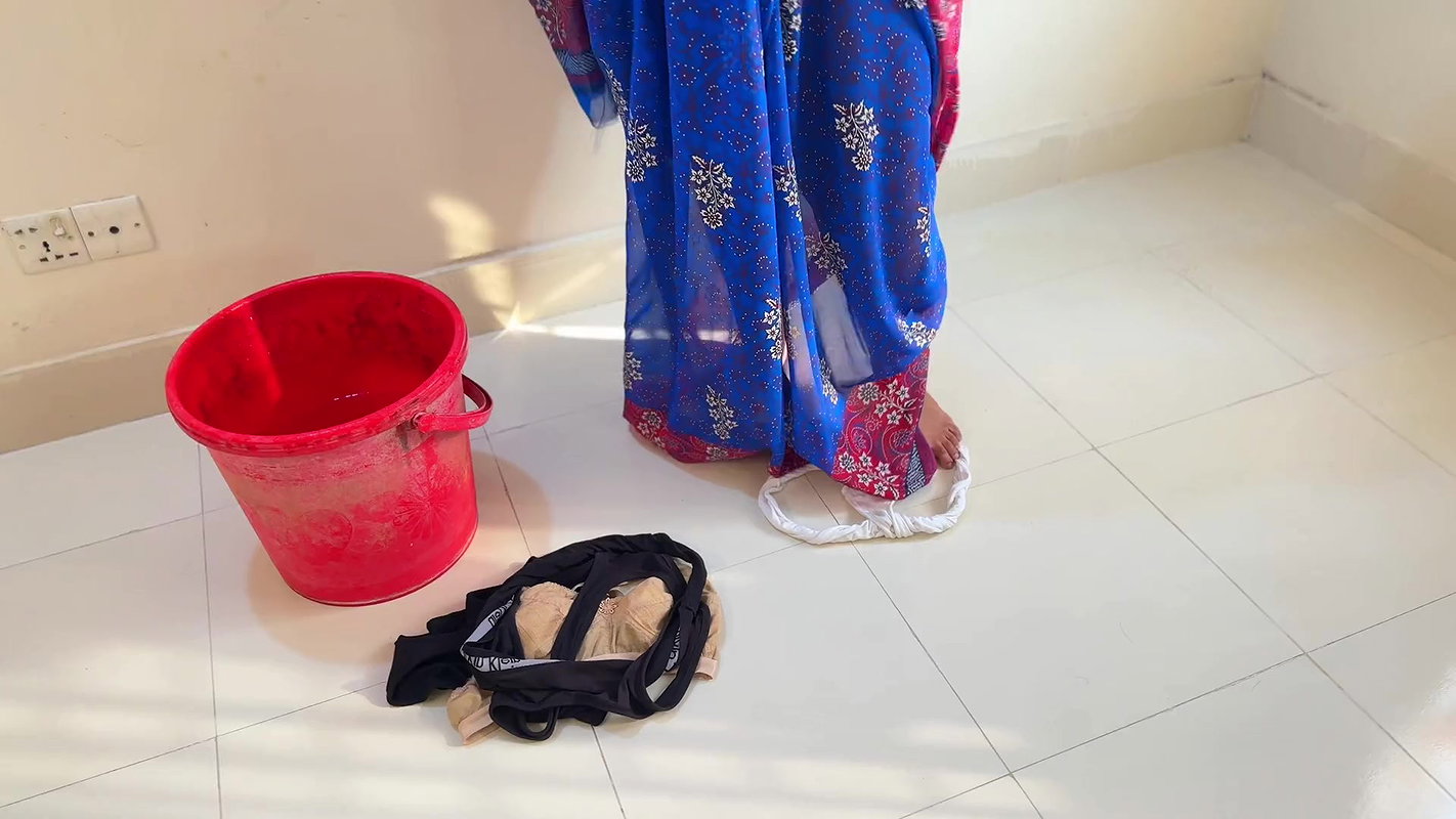 While the Desi stepmom washes bra & panties, stepmom took off the stepson’s pants and Naked him, Then asks him to fuck her – Cum