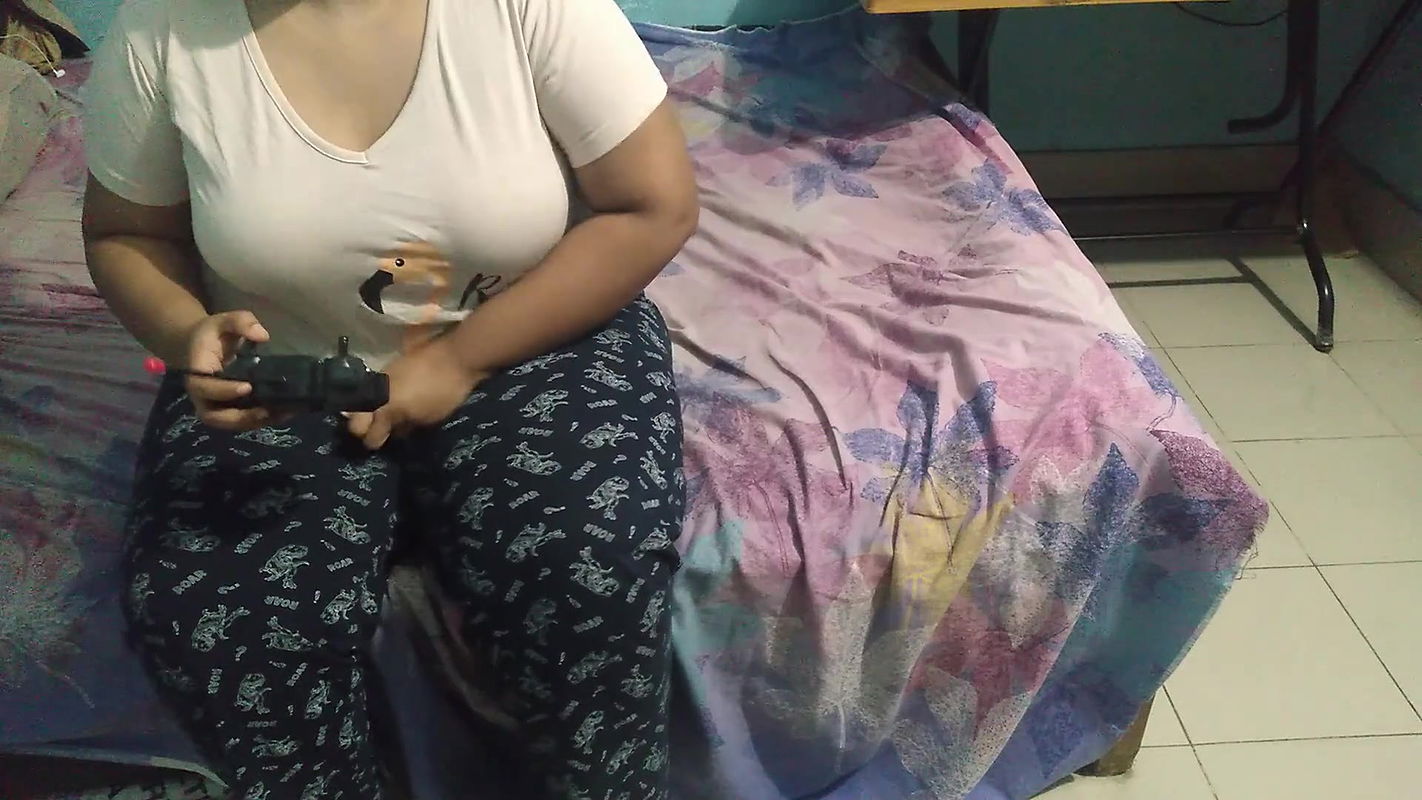 When the wife is not at Room Sister in law fucked by Son in law while she was playing games on TV – Big Boobs Cute 18+ teen sex