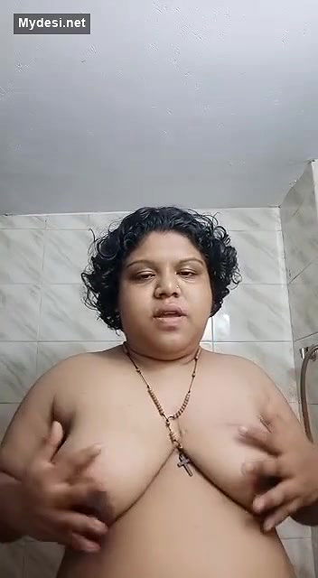 Desi fatty bhabi nice boobs