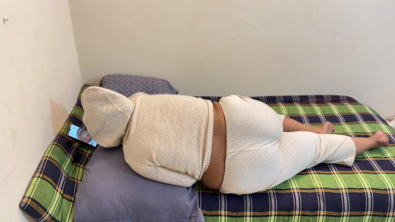 Wake up in the morning and have sex with stepmom in bed