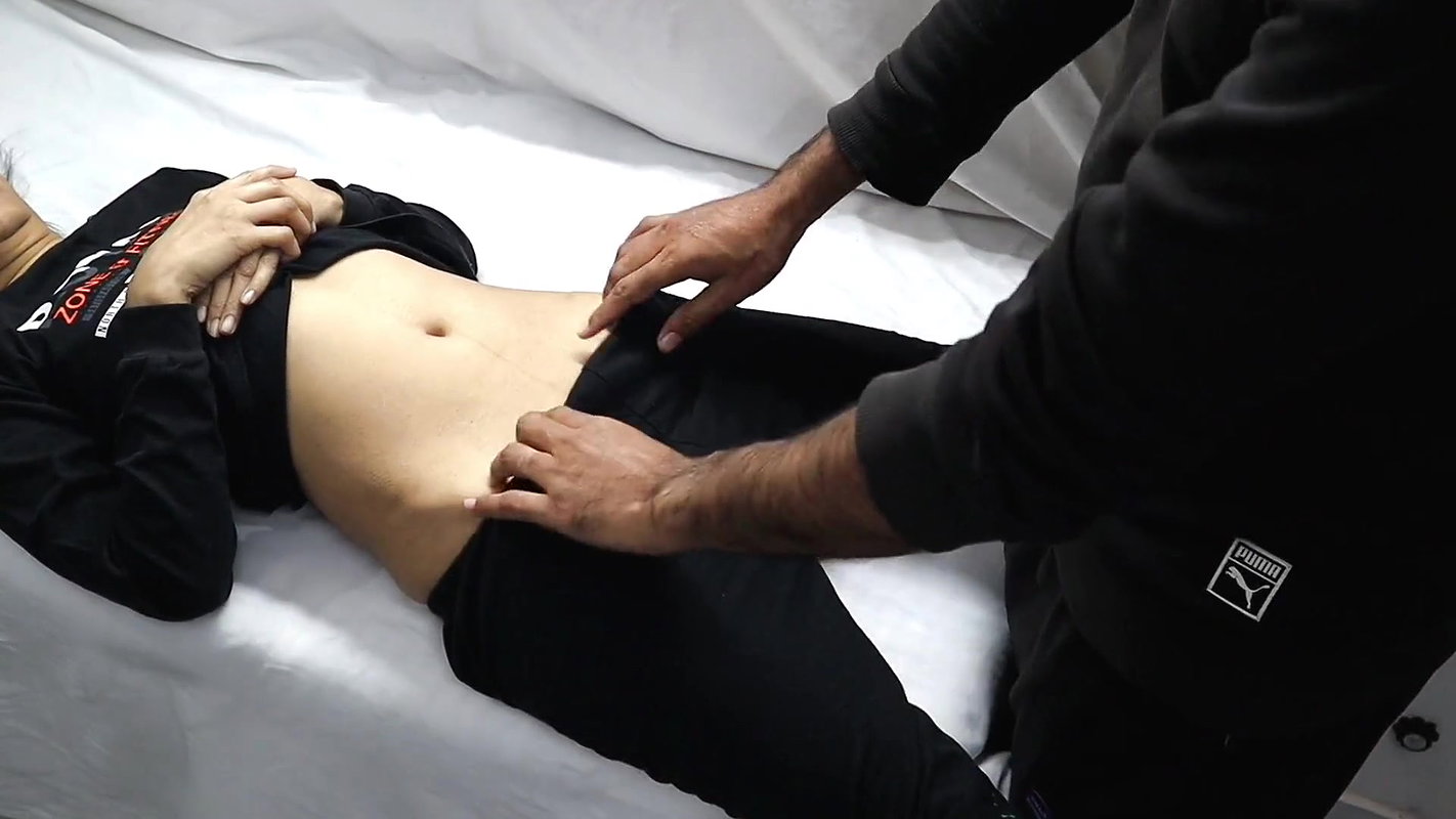 Virgin girl’s first chudai that doctor has full HD desi sex