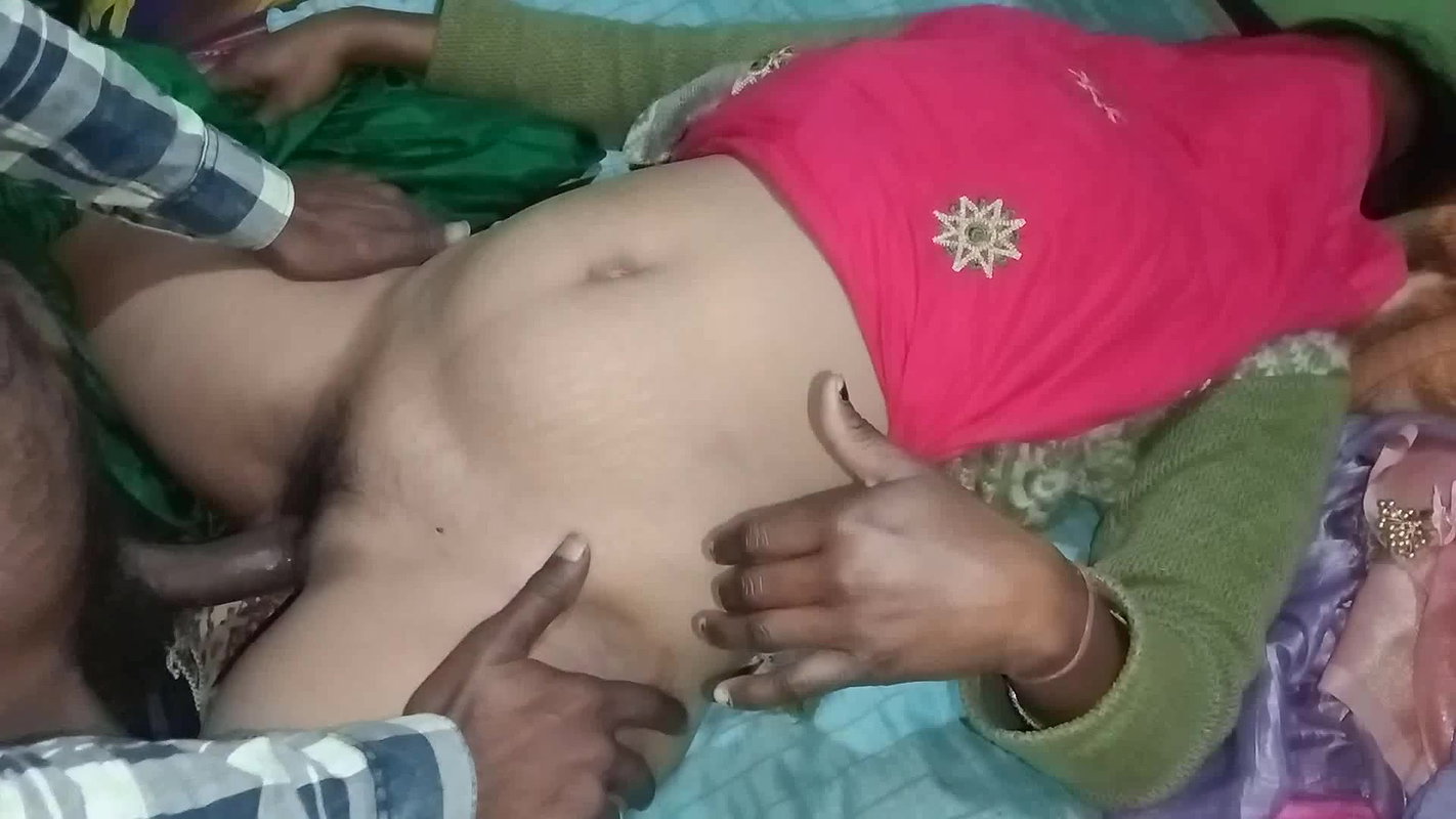 Virgin desi Maal ke chut ko Apne mote land se choda