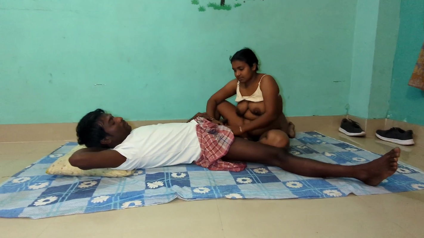 VILLAGE HOT GIRL DELUWARA SEX WITH HIS HUSBEND