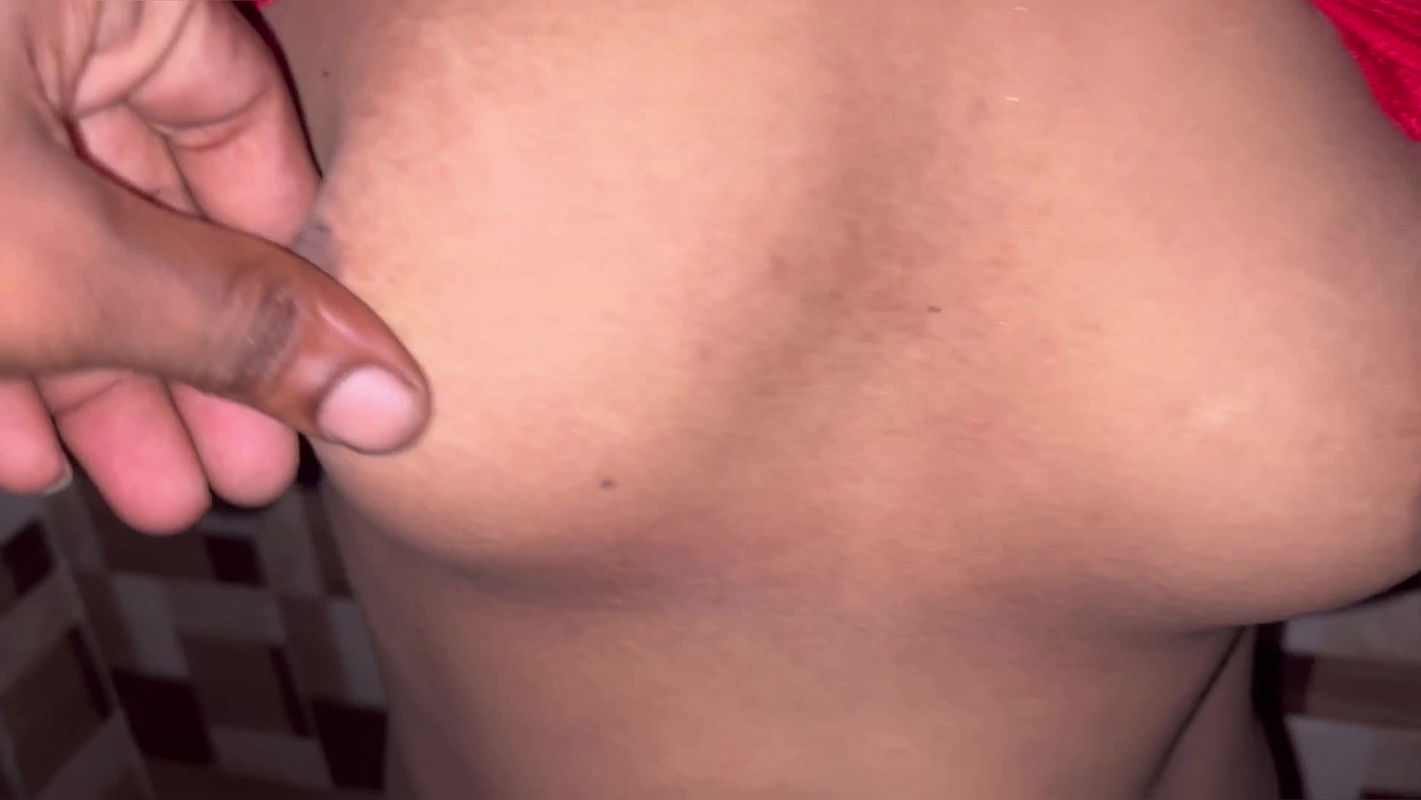 Village Bhabhi Ko Toilet Me Pesab Kar Diya