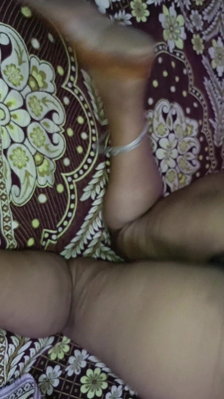 The south indian bhabhi self enjoying with brinjals