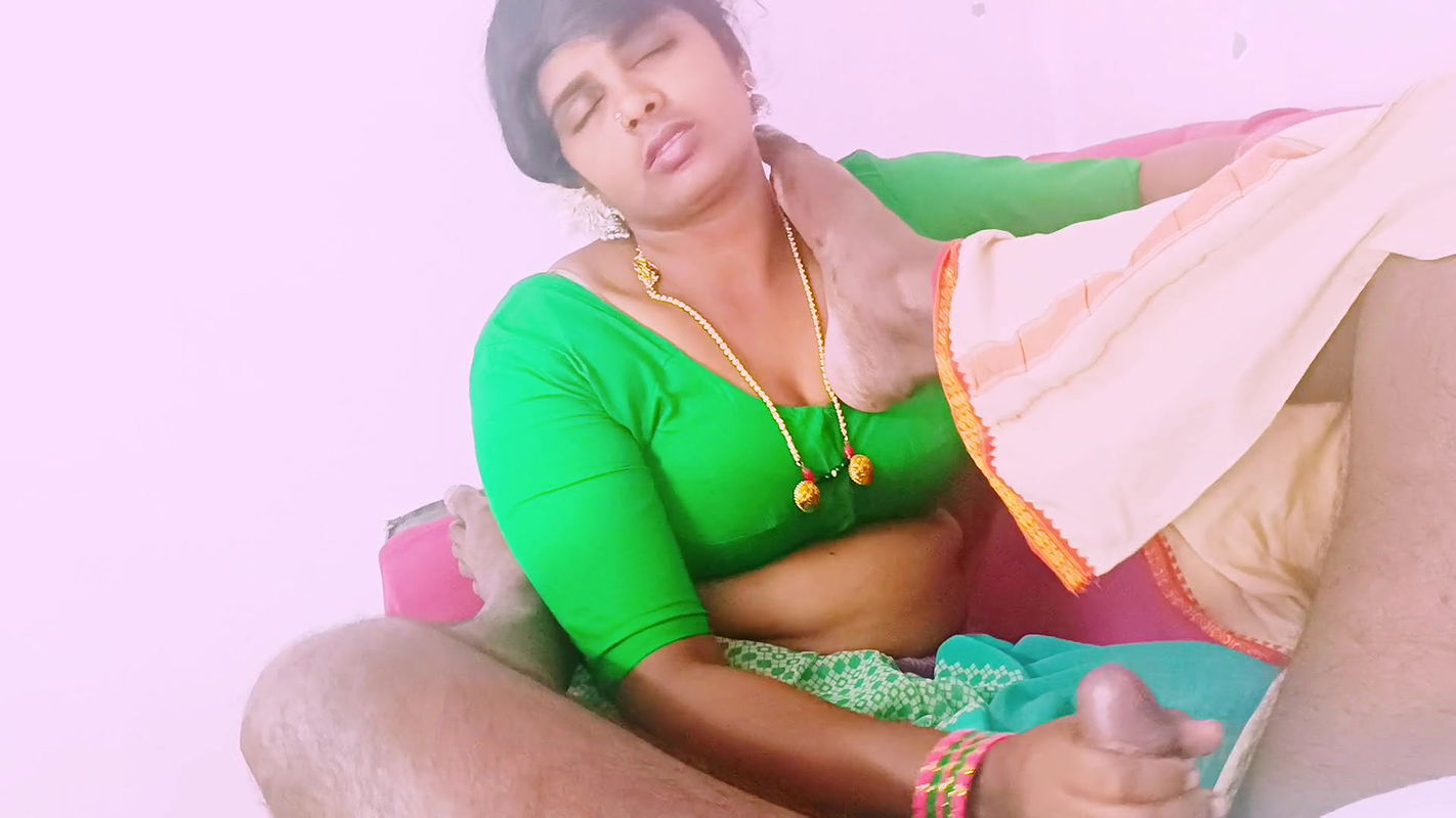 Telugu house maid doggy style fucking with house owner Telugu dirty talks