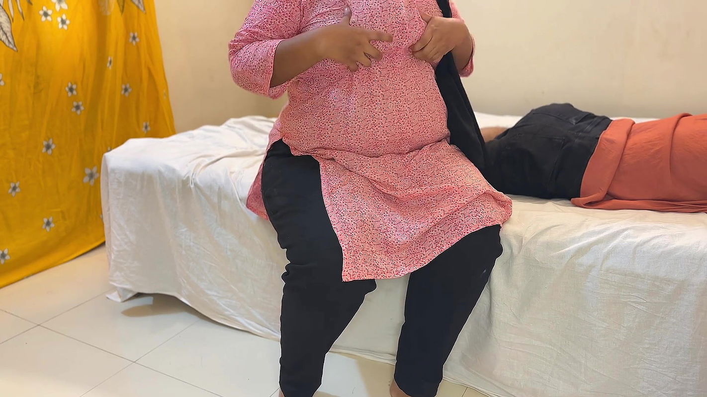 Teen 18yo wearing glasses Hot stepmom in stepson’s bed at midnight cheating on husband!