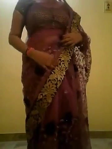 Sangeetha bhabhi in saree video-1