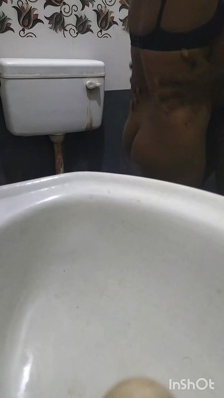 Tamil husband and wife bathroom roamnce