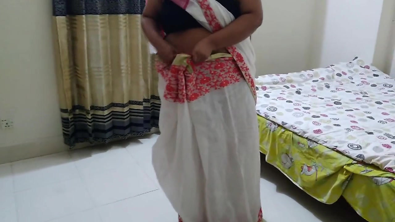 Tamil desi hot aunty fucked hard when her husband was not home