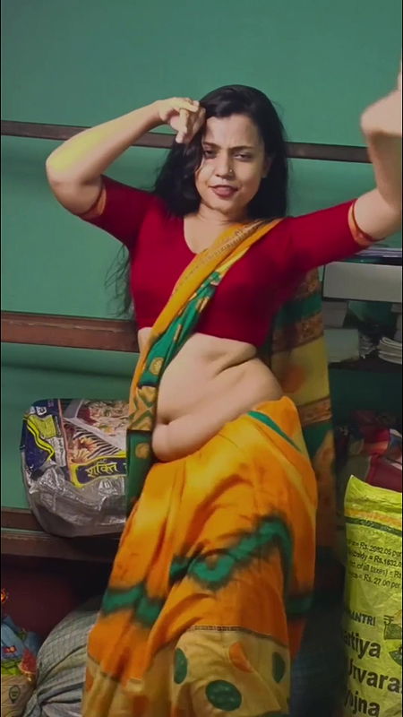 Take the hot young girl of Indian village to the forest and kissed his cheeks and his