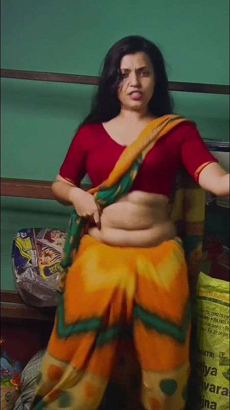 Take the hot young girl of Indian village to the forest and kissed his cheeks and his