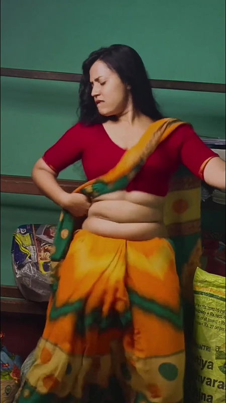 Take the hot young girl of Indian village to the forest and kissed his cheeks and his