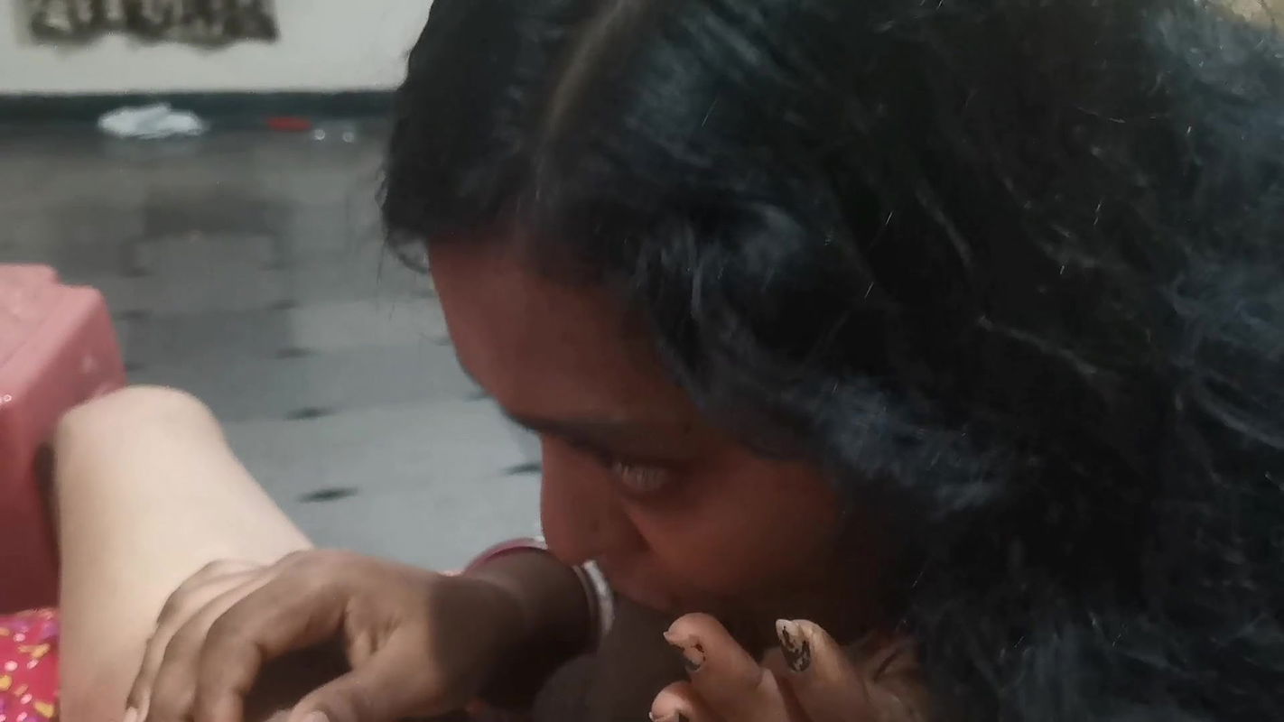 Stepsister sucking my Dick