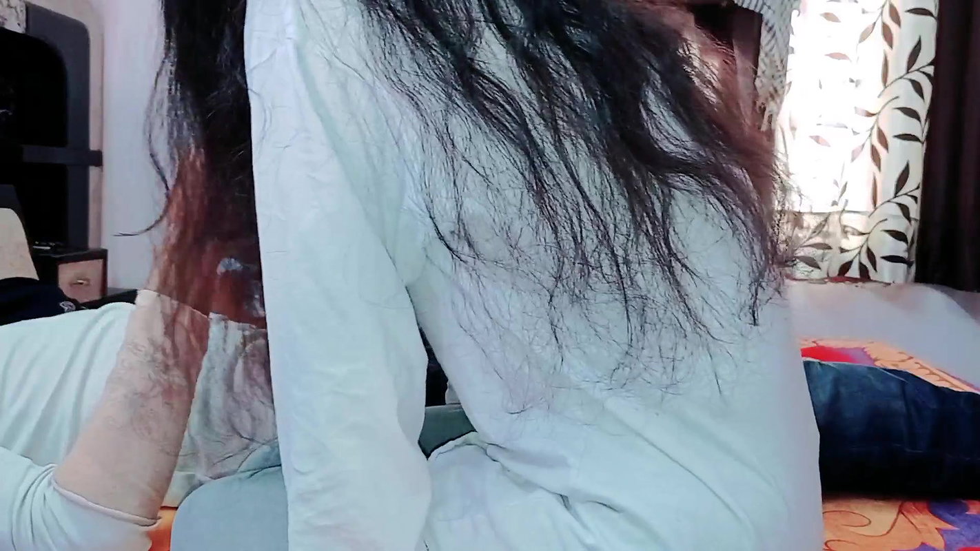 Step sister ne kiya chote bhai ko sex krne ke liye tyar full hindi sex chudayi 4K Video with dirty audio in hindi