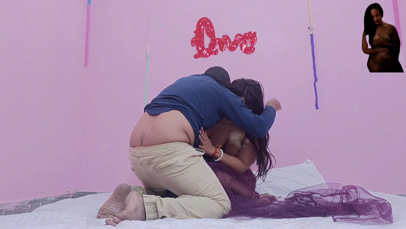 Starring Sexy Queen Desi Zoya Malik bhabhi ne devar ko diya surprise Hindi Clear Audio