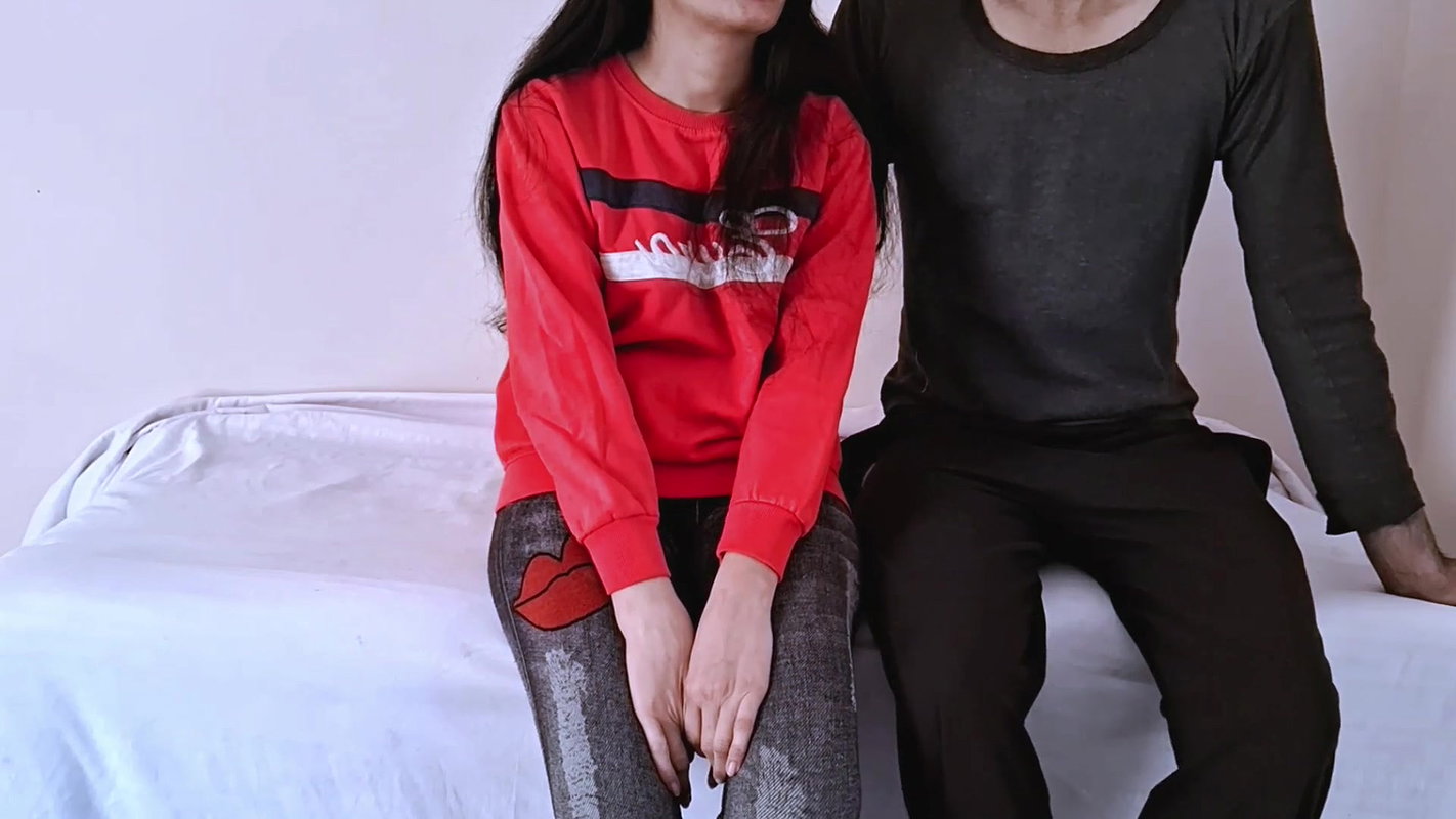 Soteli bahin ne sotele bhi se marvai apni chut hindi sex