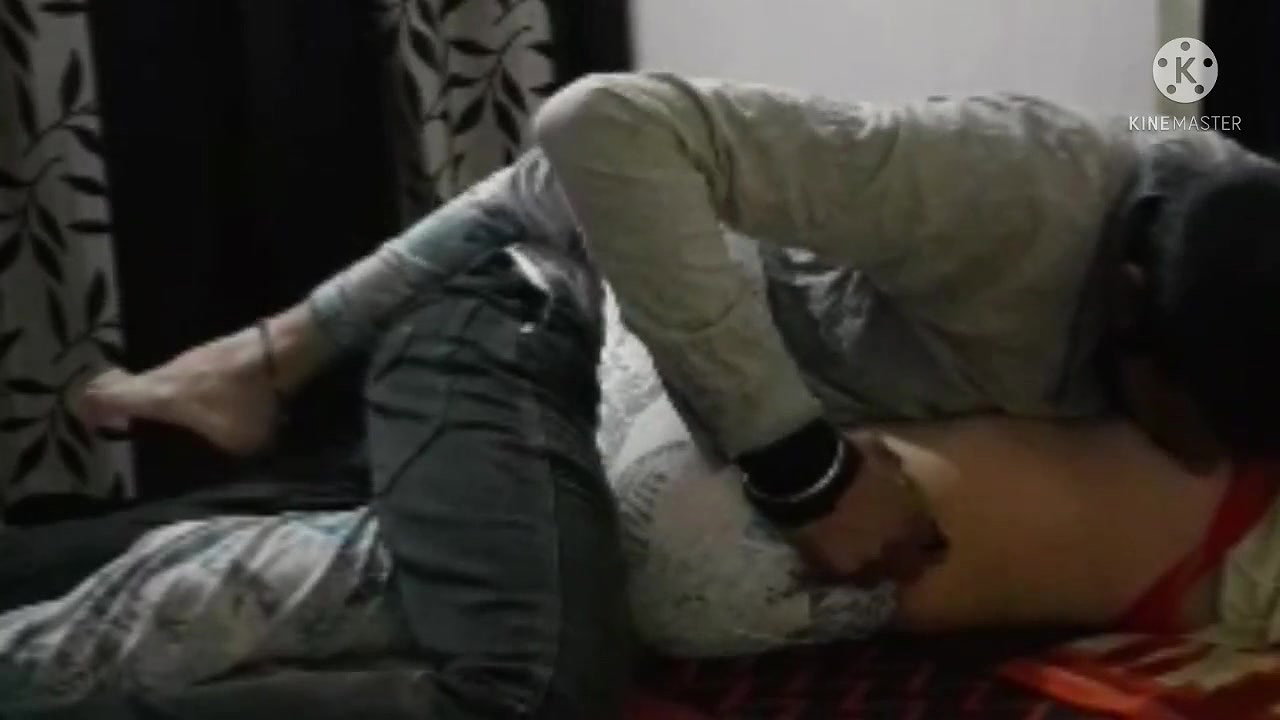 Slim bhabi boli meri pyaas bhujao , fucking hard bigcock se