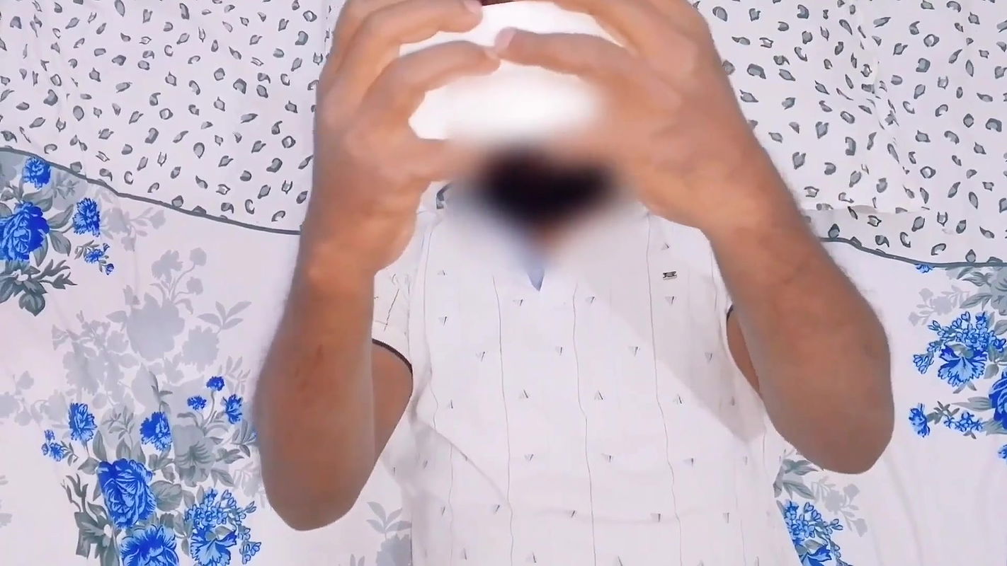 She Is Crazy About Her Friend’s Younger Stepbrothershe Likes to Have Sex with Him