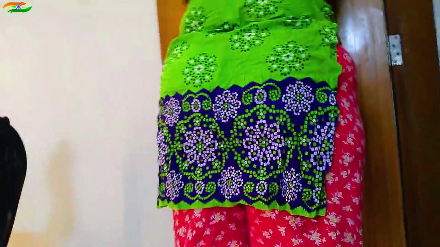 Shade se ek din pahale Hot Didi Ne Choti Bhai ko Sat Choda Chudi Kartihu jab mata pita Gar par nahi tha