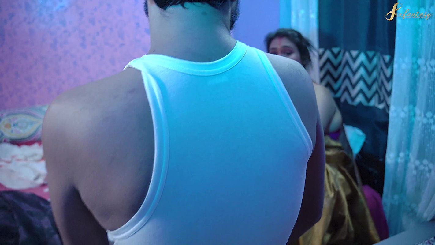 Sexy milf lady fucked hard with her house servant at night