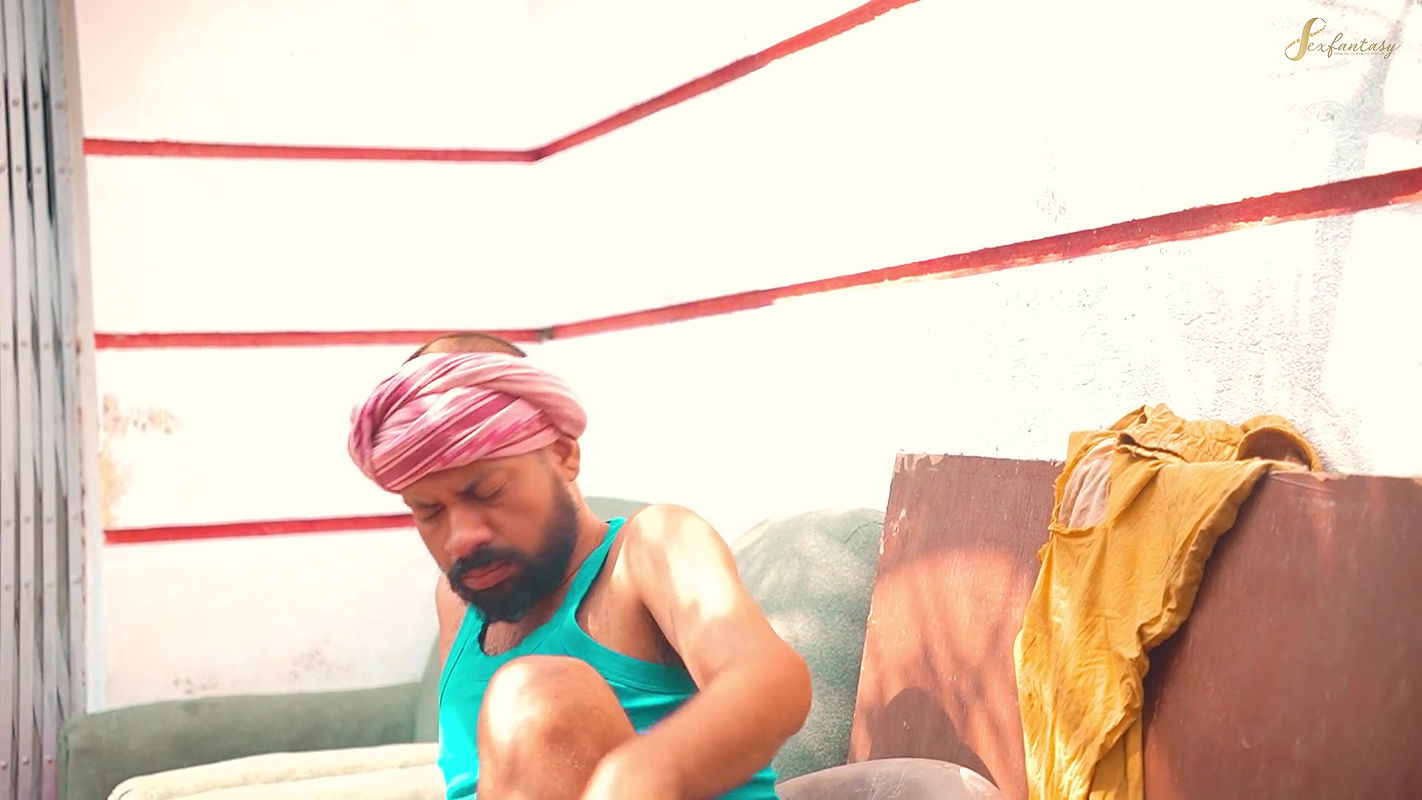 Sexy milf hot house owner seduced by her servant