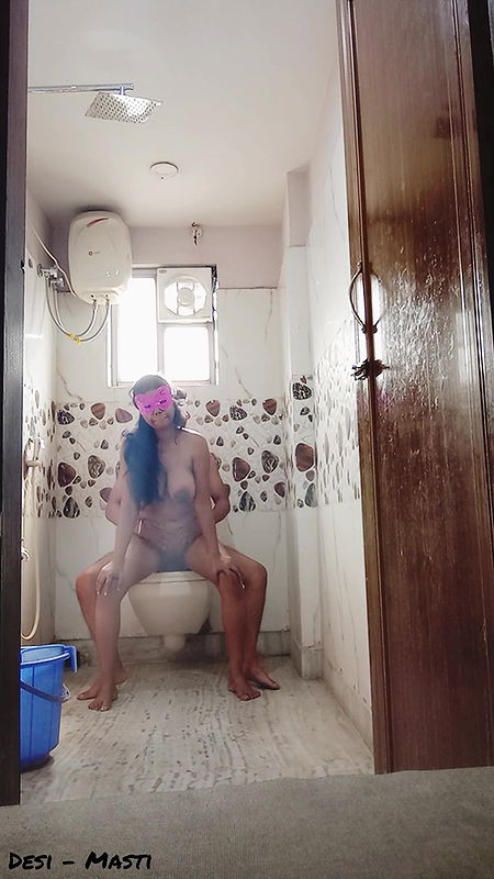 Sexy girlfriend fucked by her boyfriend and gives a perfect blowjob Shower Bathroom Sex HD