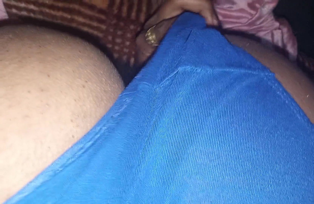 Seema Chachi ki chut par maal giraya Aunty fucked and cum inside the pussy