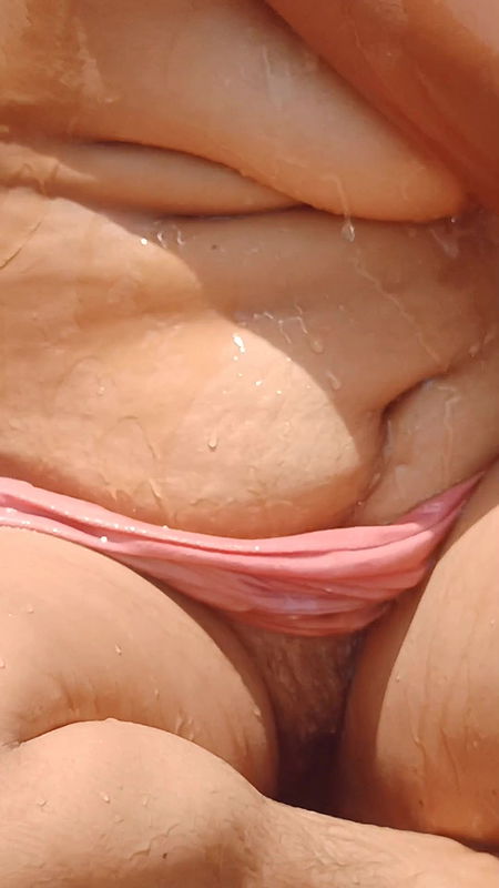 Seema bhabhi bathing outdoor nudist