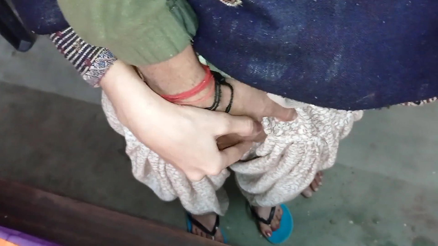 Sardarni Aunty ko ghar jakr ladke ne choda full video with audio