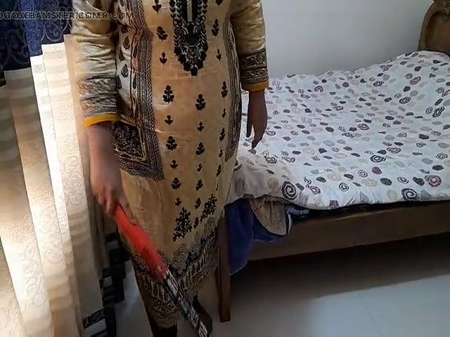 Punjabi Ayesha Aunty Fucked By Maid!