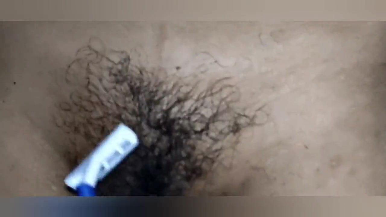 Priya bhabhi ki choot shave krne k baad daba k choda clear hindi voice